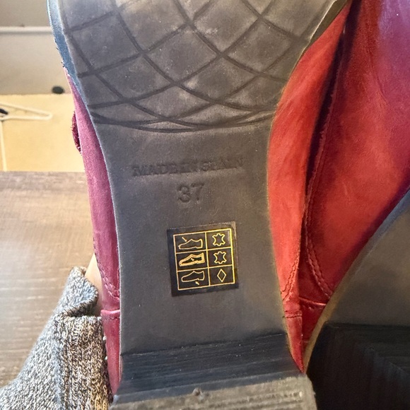 DORKING by Fluchos Red Leather Heeled Shoes with Studded Detail - Picture 7 of 7